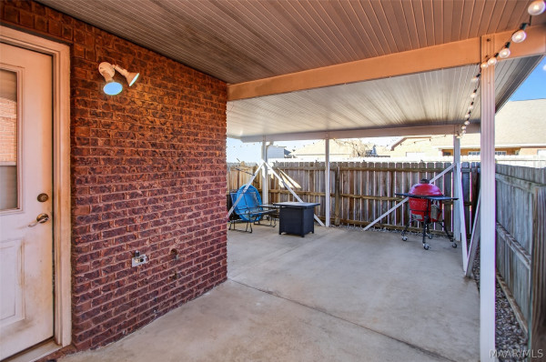 526 Ashton Oak Drive