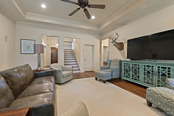 7544 Lakeridge Drive