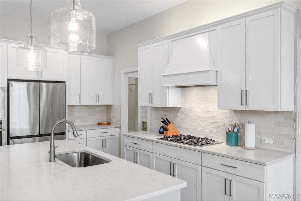 9370 CRESCENT LODGE Circle