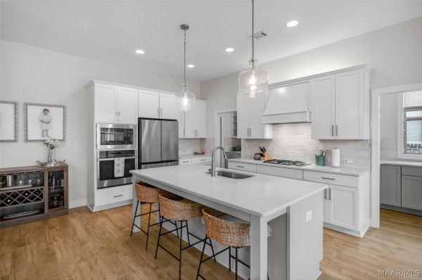 9370 CRESCENT LODGE Circle