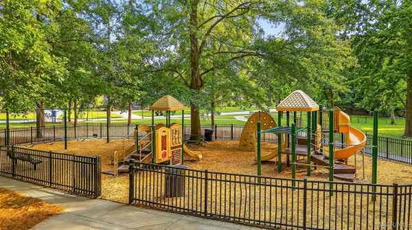 9370 CRESCENT LODGE Circle