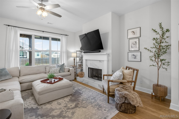 9370 CRESCENT LODGE Circle