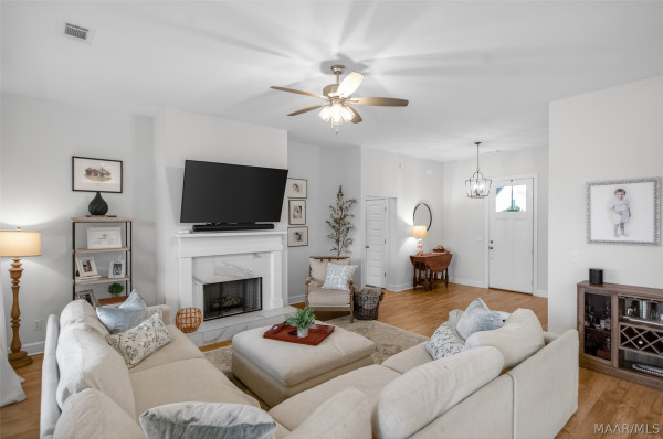 9370 CRESCENT LODGE Circle