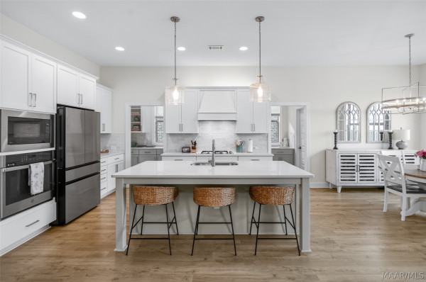 9370 CRESCENT LODGE Circle