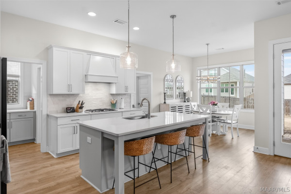 9370 CRESCENT LODGE Circle