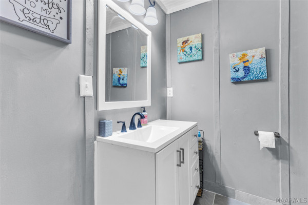 1703 County Road 39 .