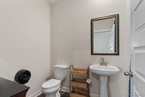 1716 Windsor Hill Lane