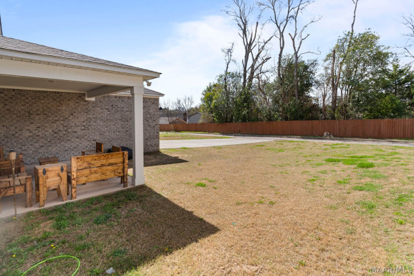 1716 Windsor Hill Lane