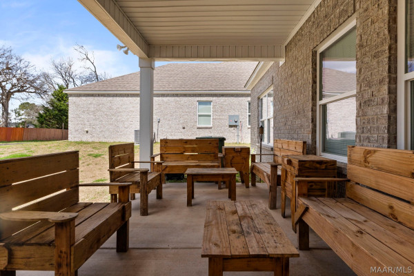 1716 Windsor Hill Lane