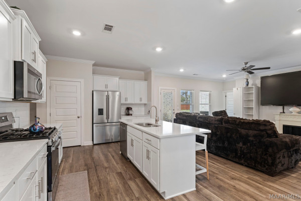 1716 Windsor Hill Lane