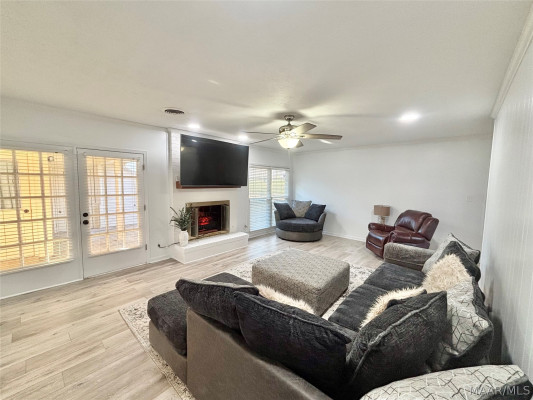447 Arrowhead Drive