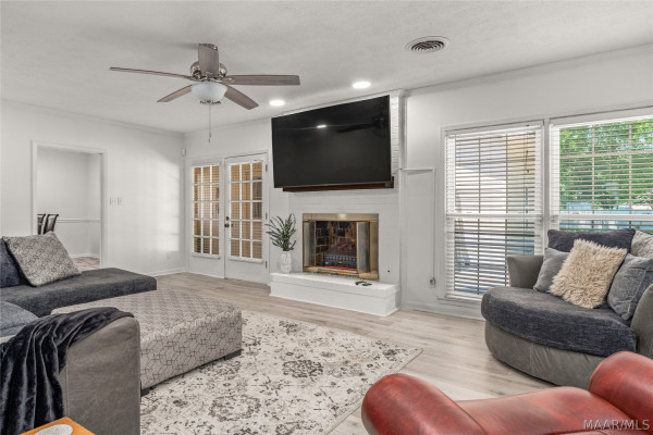 447 Arrowhead Drive