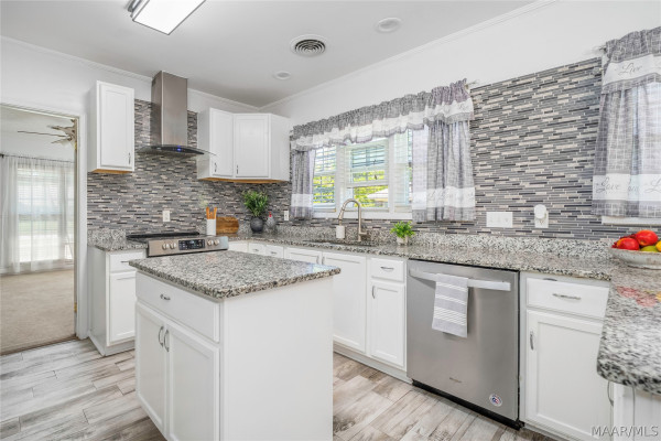 447 Arrowhead Drive