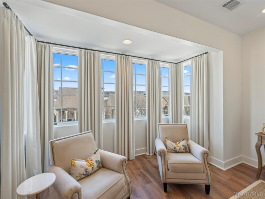 7618 Wigmore Street
