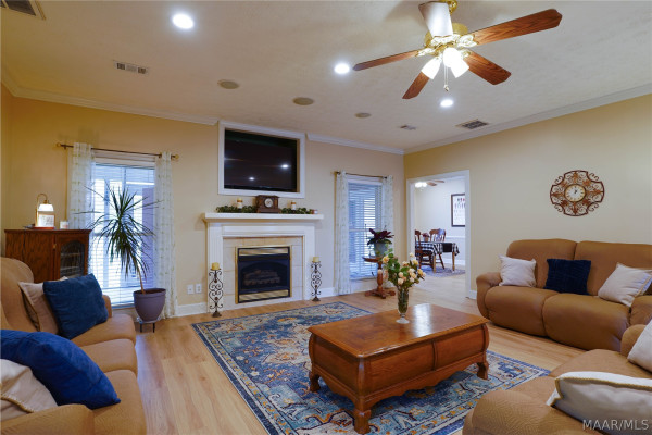 705 YELLOWSTONE Drive