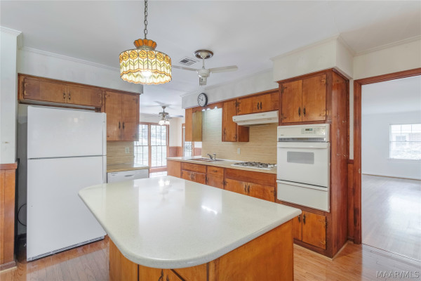 3706 Princess Ann Street