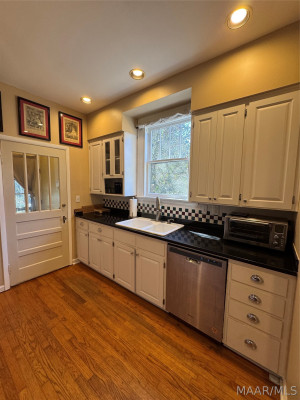 350 Winthrop Court