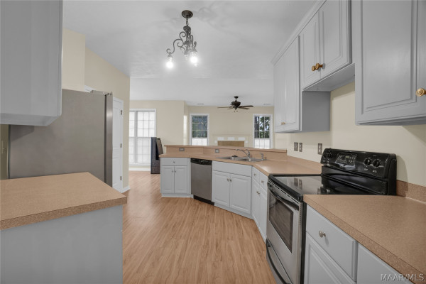 1524 Melissa Lane