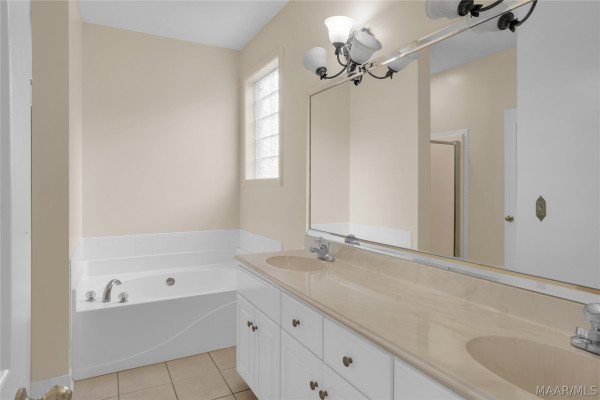 1524 Melissa Lane