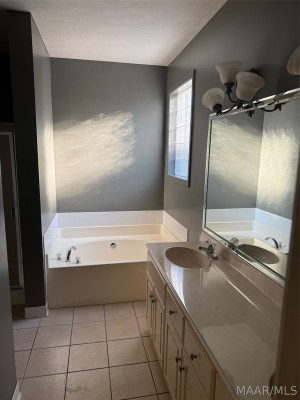 1524 Melissa Lane