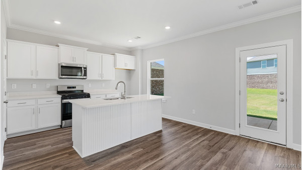 6044 Cunningham Trail