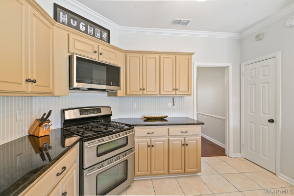 9430 HUNTINGDON Court