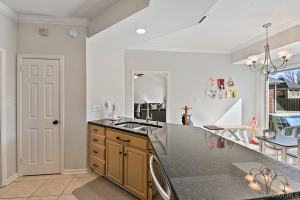 9430 HUNTINGDON Court