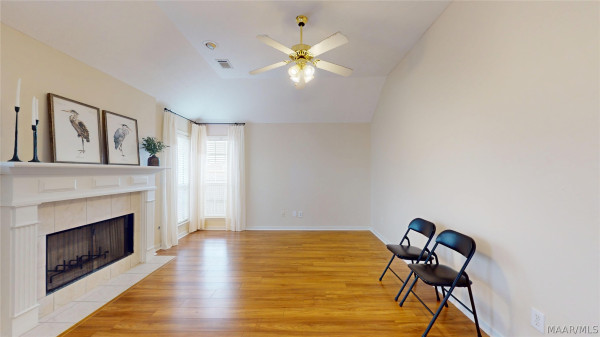 1125 AUTUMN RIDGE Road