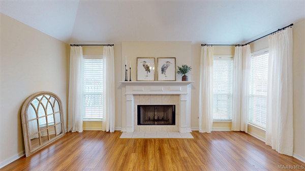 1125 AUTUMN RIDGE Road