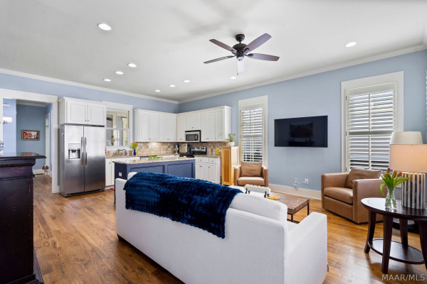 84 BRIGHT SPOT Street