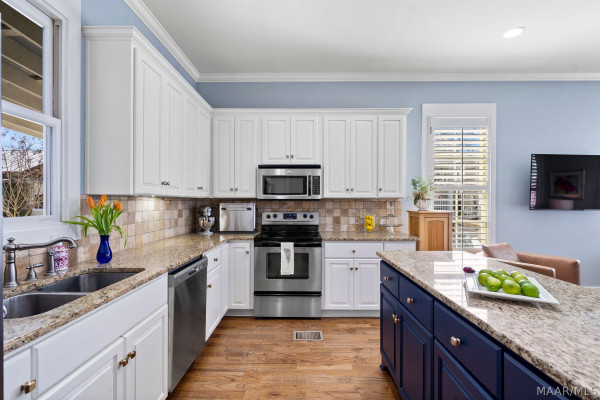 84 BRIGHT SPOT Street