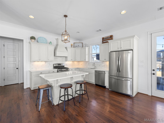 87 Double Oak Avenue