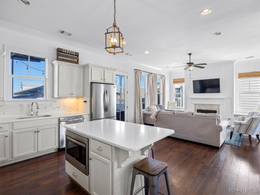 87 Double Oak Avenue