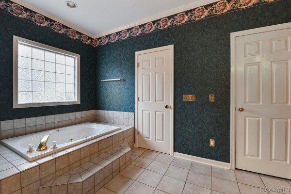 9105 GREEN CHASE Drive