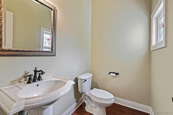 7048 Mid Pines