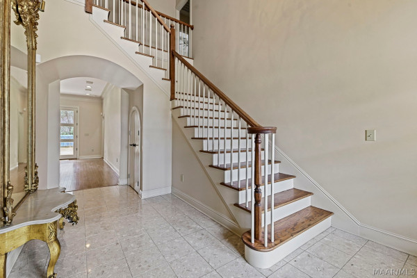 7048 Mid Pines