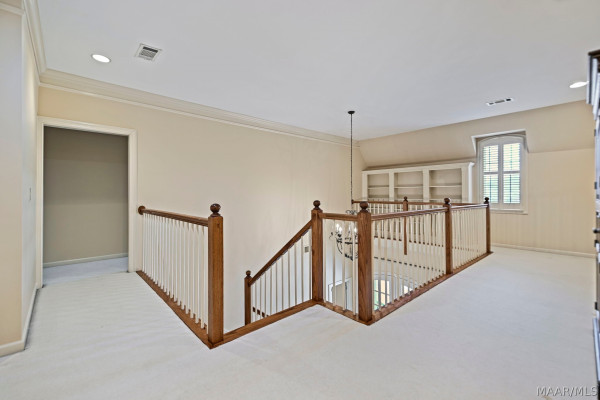 7048 Mid Pines