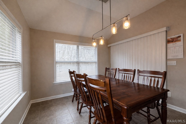 3936 CLAIBORNE Circle