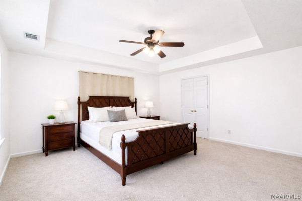 3936 CLAIBORNE Circle