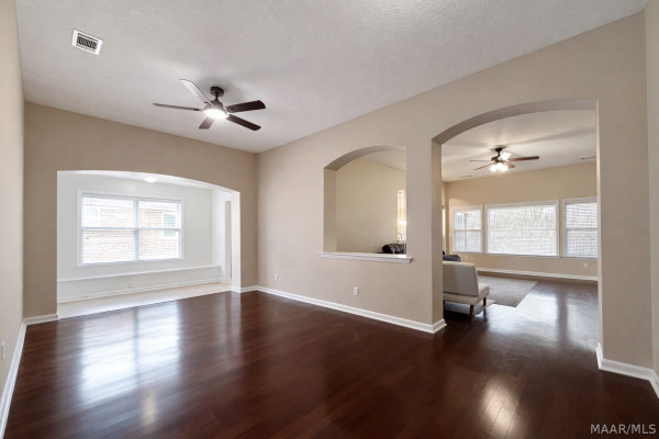 3936 CLAIBORNE Circle