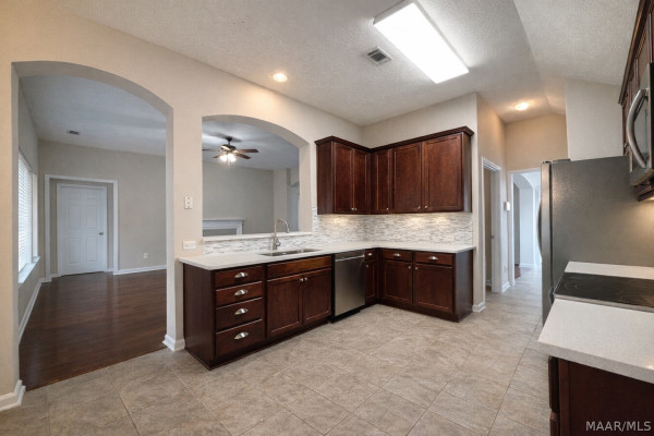 3936 CLAIBORNE Circle