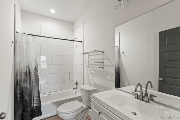 665 Thorn Trace