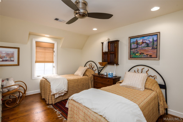 3530 Oak Grove Circle