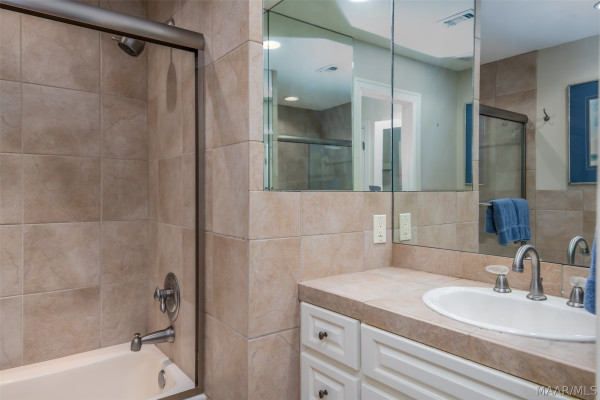 3530 Oak Grove Circle