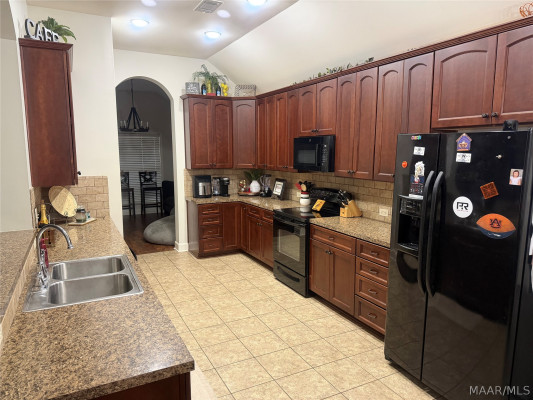 9073 BLACK CHERRY Trail