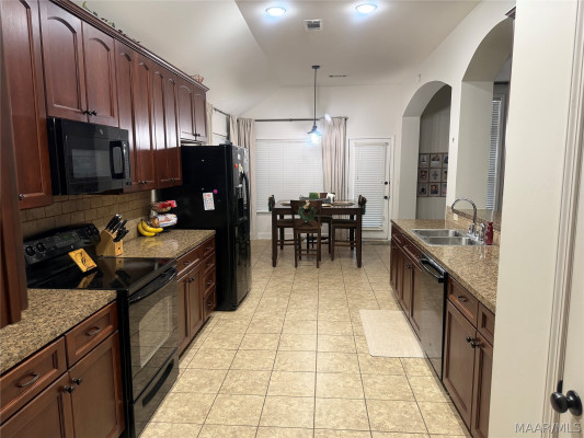 9073 BLACK CHERRY Trail