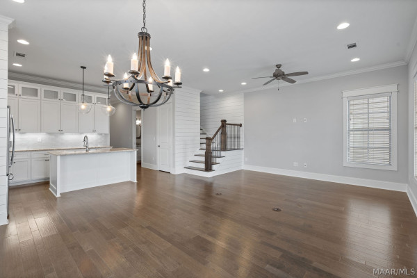 182 Northlake Street