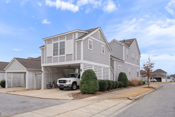 182 Northlake Street