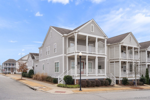 182 Northlake Street