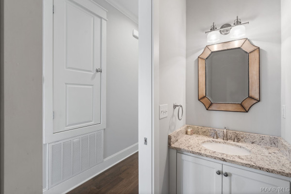 182 Northlake Street